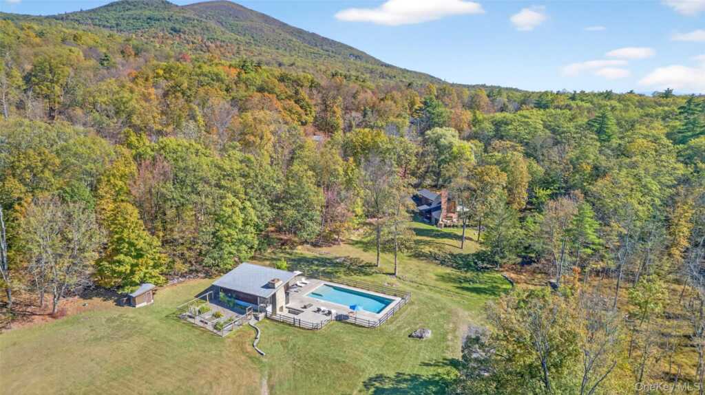 289 Upper Byrdcliffe Road, Woodstock, NY 12498 - Photo 2 of 46