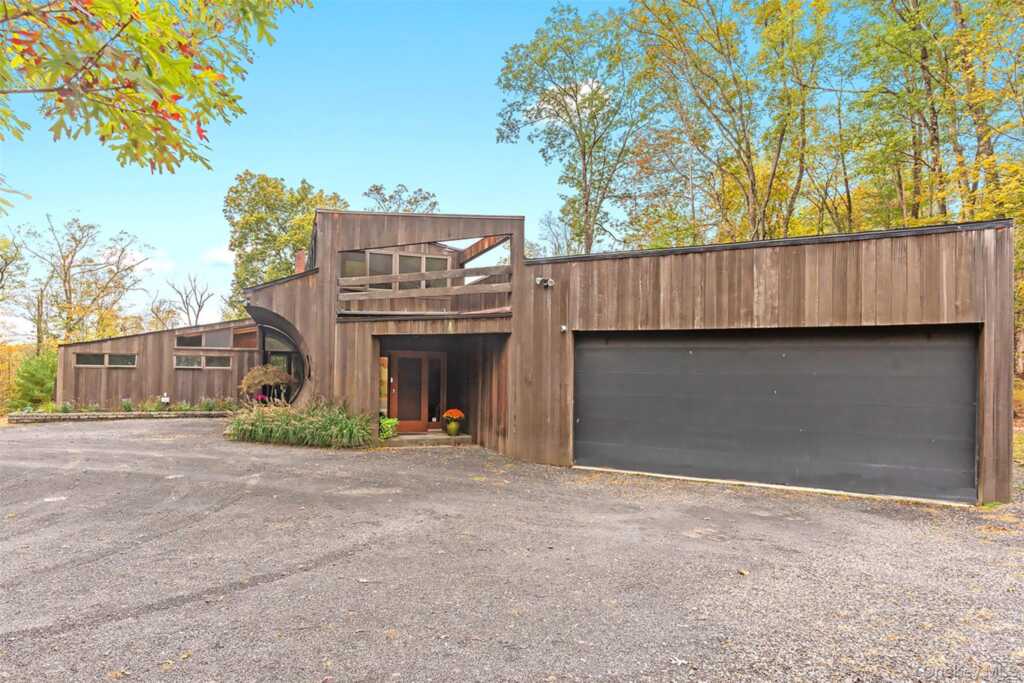 289 Upper Byrdcliffe Road, Woodstock, NY 12498 - Photo 3 of 46