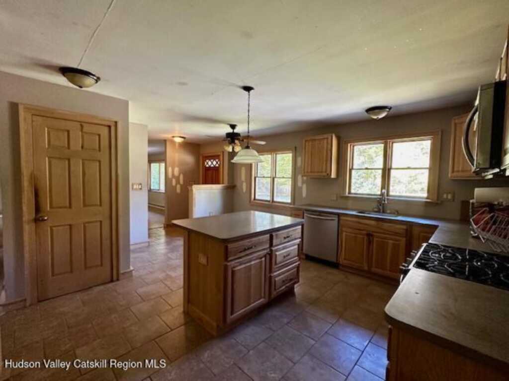 34 Van Buskirk Road, Saugerties, NY 12477 - Photo 10 of 18
