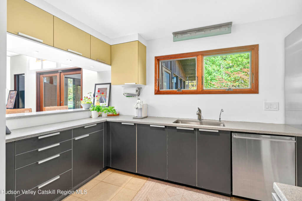 289 Upper Byrdcliffe Road, Woodstock, NY 12498 - Photo 16 of 49