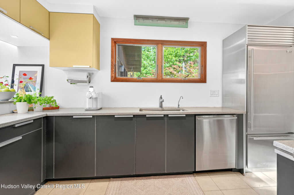 289 Upper Byrdcliffe Road, Woodstock, NY 12498 - Photo 17 of 49