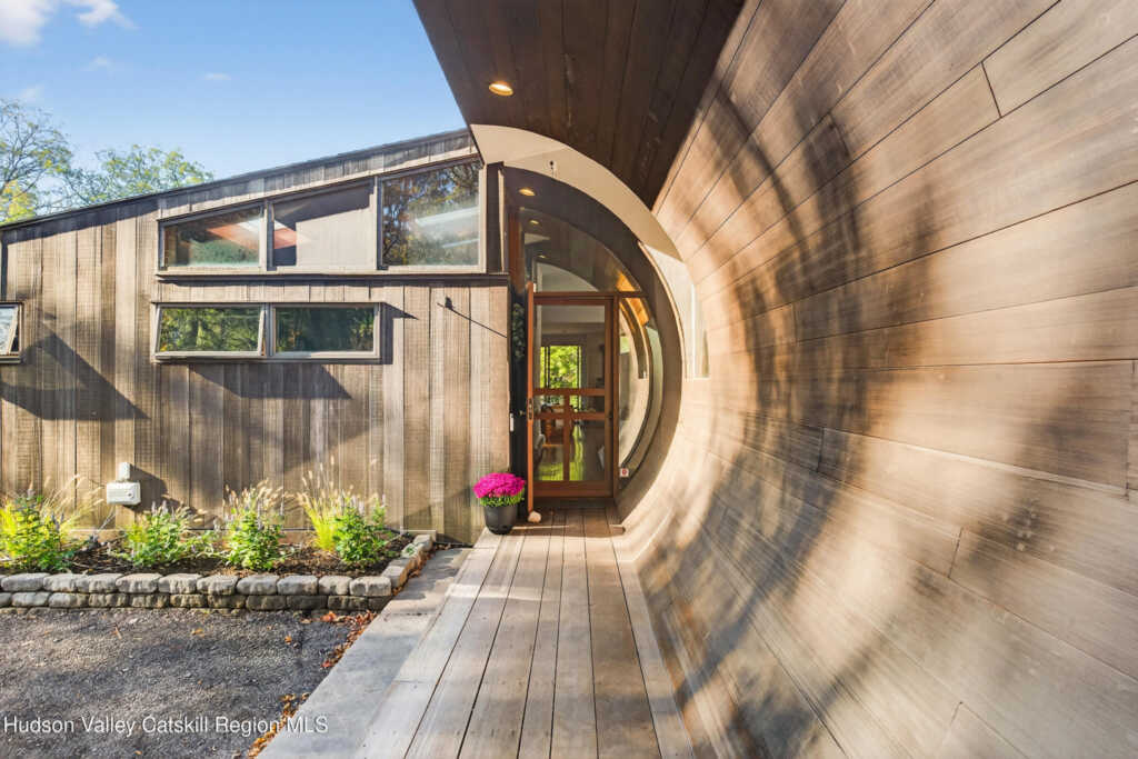 289 Upper Byrdcliffe Road, Woodstock, NY 12498 - Photo 4 of 49