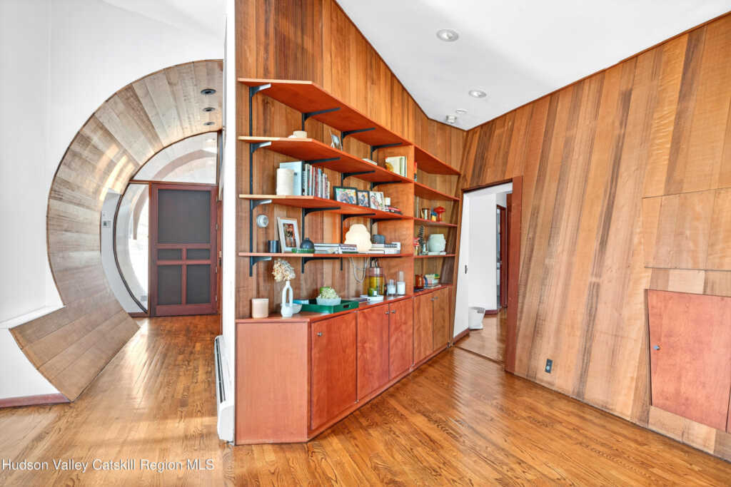 289 Upper Byrdcliffe Road, Woodstock, NY 12498 - Photo 6 of 49