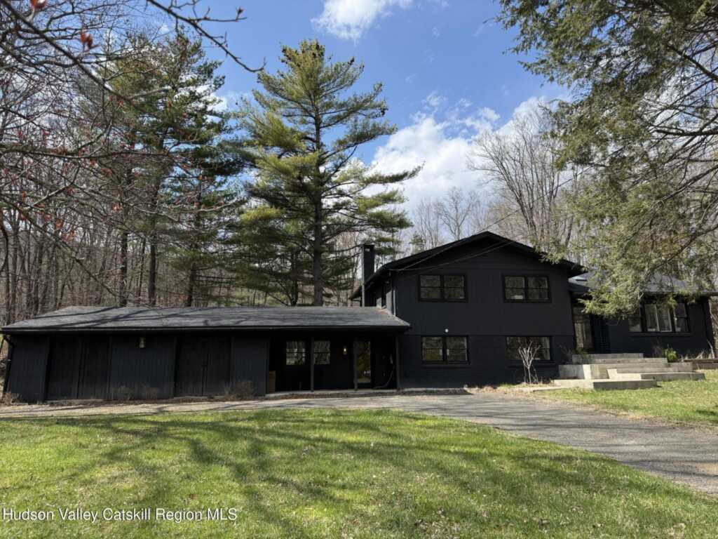 13 Arnold Drive Drive, Woodstock, NY 12498