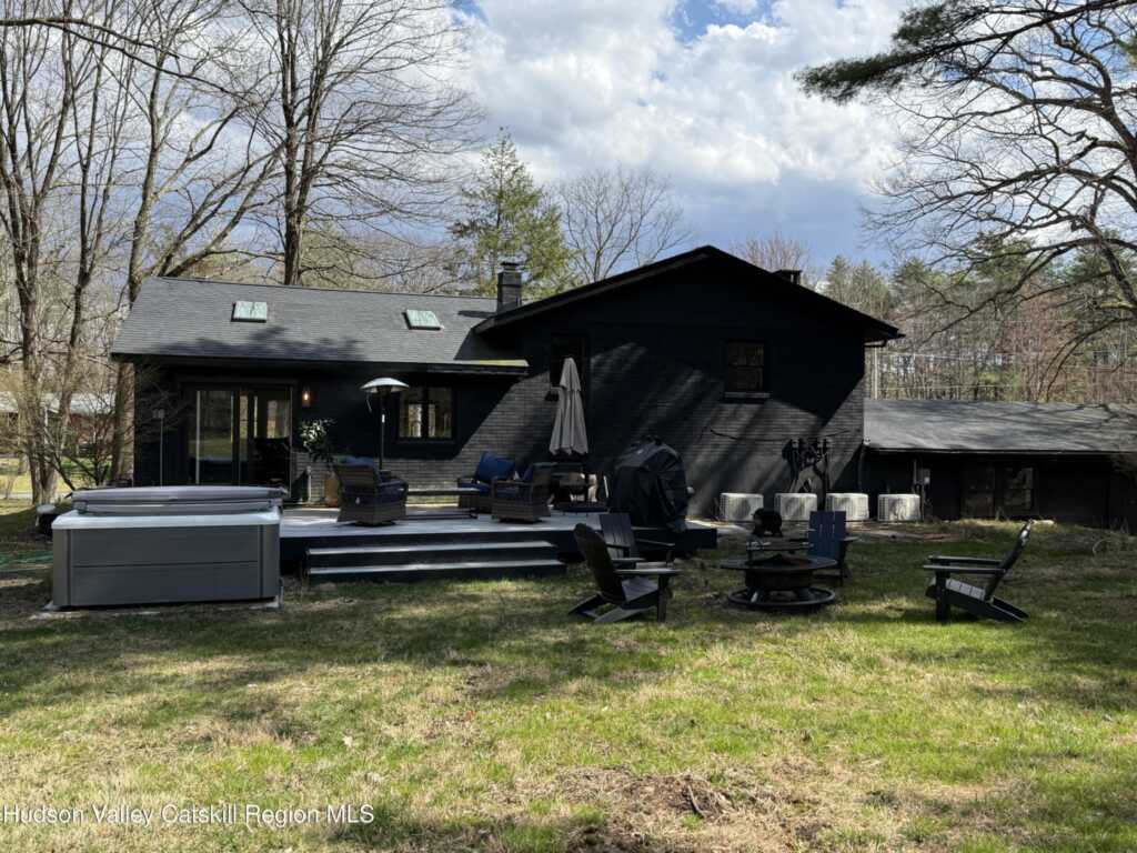 13 Arnold Drive Drive, Woodstock, NY 12498 - Photo 2 of 29