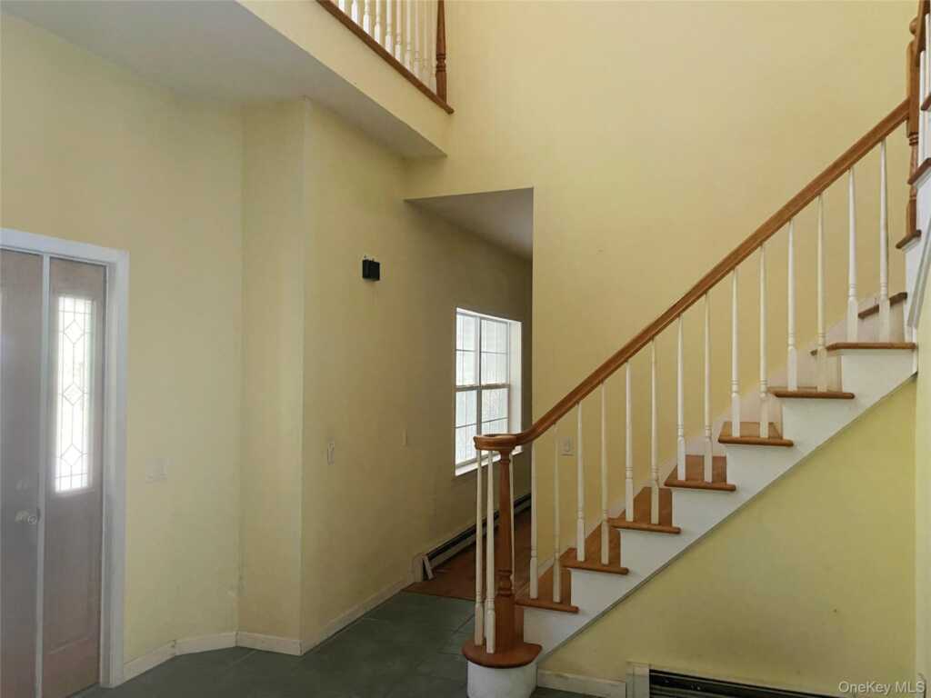 71 Easy Street, Hurley, NY 12443 - Photo 3 of 21