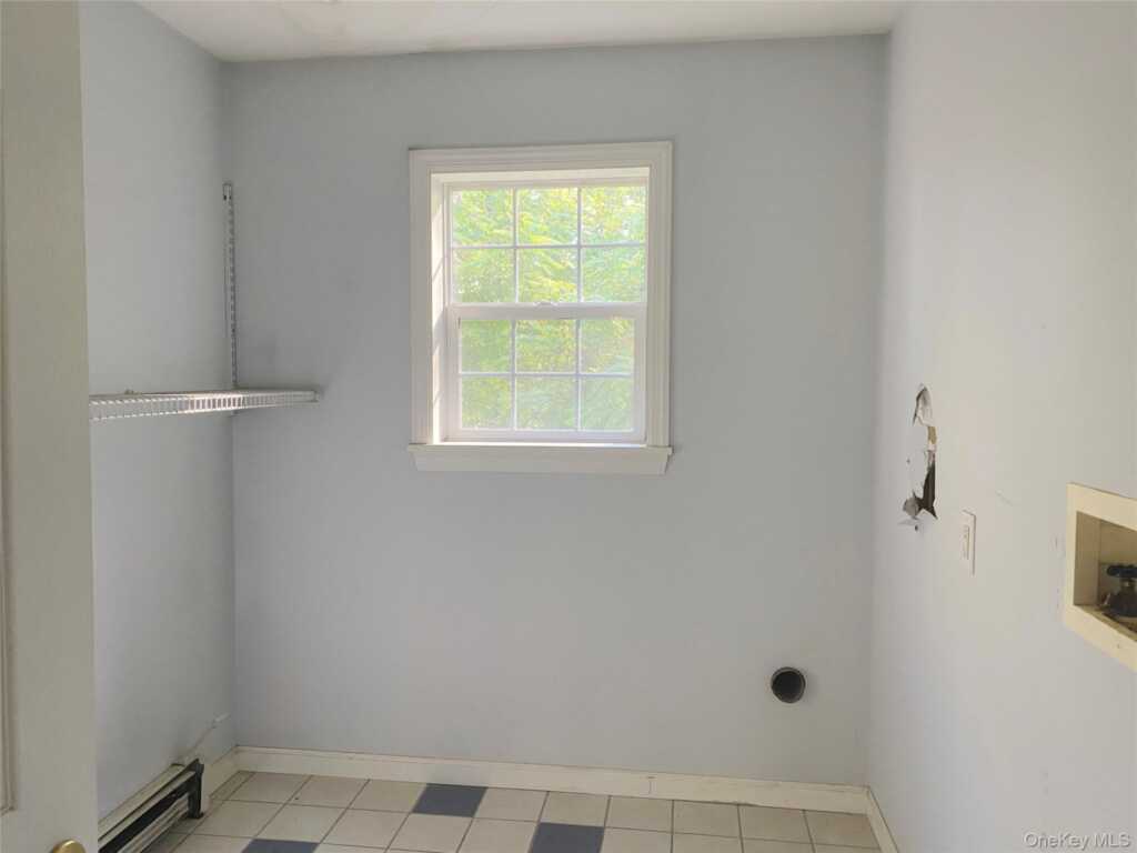 71 Easy Street, Hurley, NY 12443 - Photo 9 of 21