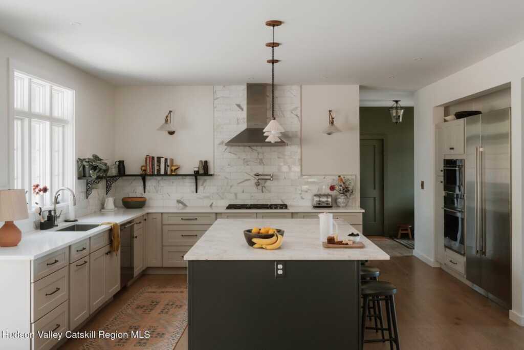 8000 Albany Post, Rhinebeck, NY 12572 - Photo 7 of 50