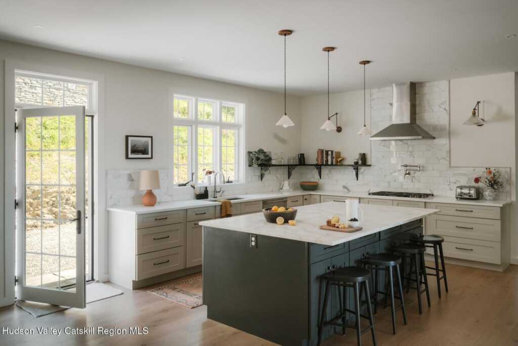 8000 Albany Post, Rhinebeck, NY 12572 - Photo 8 of 50