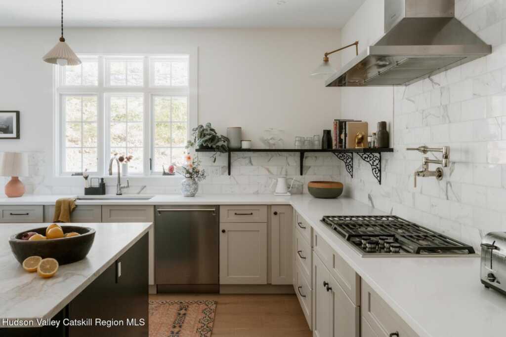 8000 Albany Post, Rhinebeck, NY 12572 - Photo 9 of 50