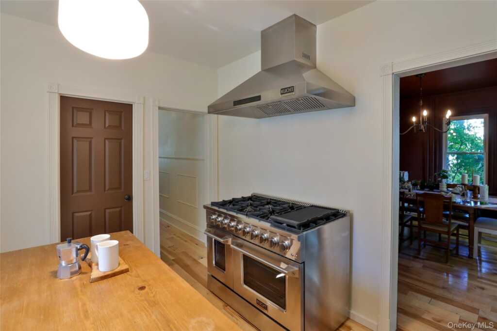 192 Downs Street, Kingston, NY 12401 - Photo 7 of 25