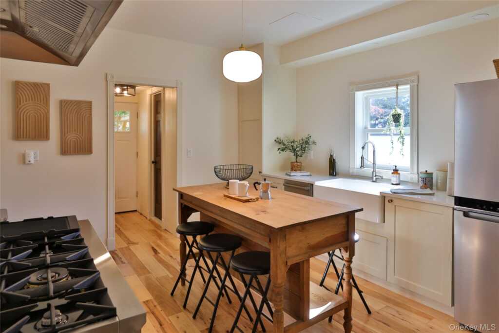 192 Downs Street, Kingston, NY 12401 - Photo 8 of 25