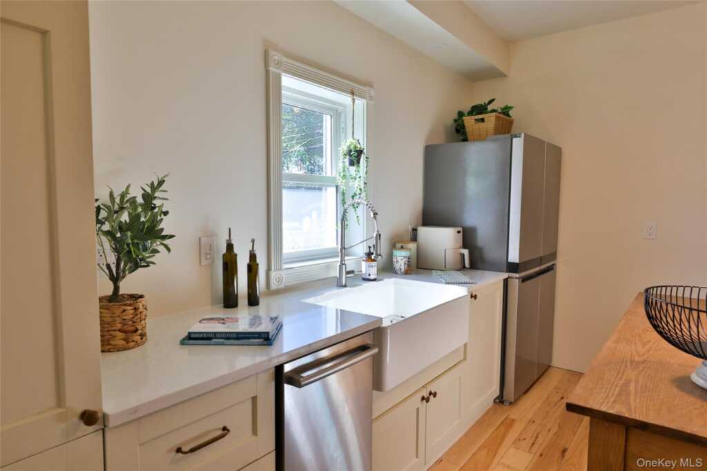 192 Downs Street, Kingston, NY 12401 - Photo 9 of 25