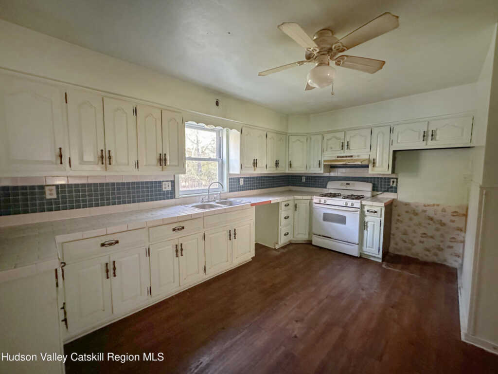 103 Park Place, Saugerties, NY 12477 - Photo 9 of 17