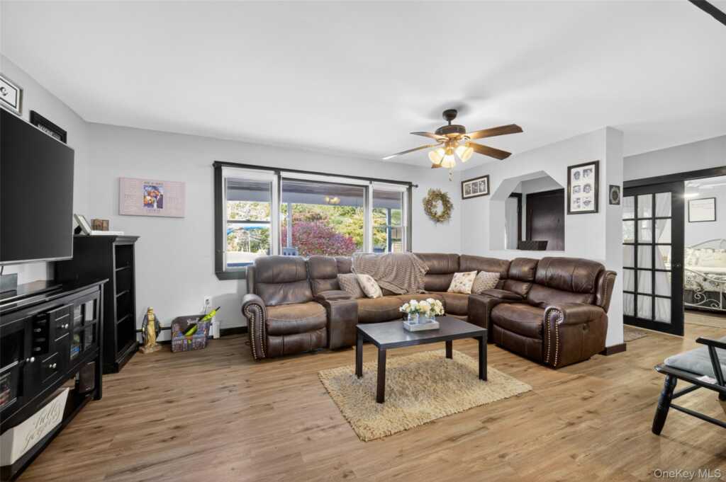 123 Barclay Lane, Saugerties, NY 12477 - Photo 10 of 49