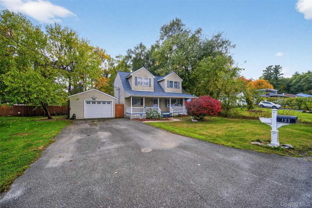 123 Barclay Lane, Saugerties, NY 12477 - Photo 3 of 49