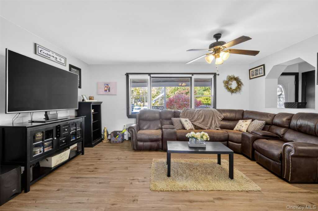 123 Barclay Lane, Saugerties, NY 12477 - Photo 9 of 49