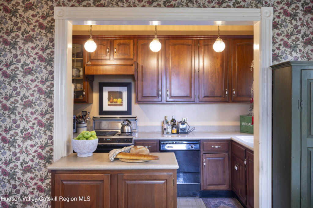 44 Chestnut Street, Kingston, NY 12401 - Photo 17 of 39