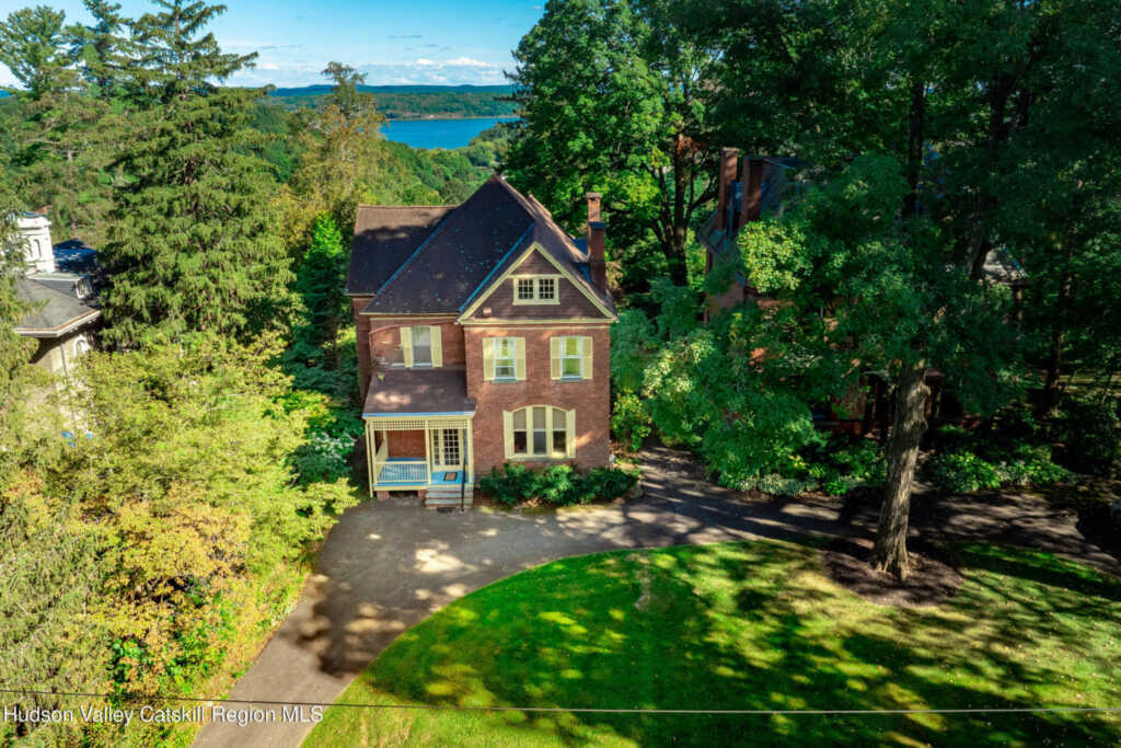 44 Chestnut Street, Kingston, NY 12401 - Photo 2 of 39