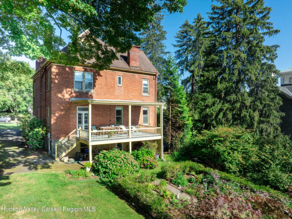 44 Chestnut Street, Kingston, NY 12401 - Photo 4 of 39