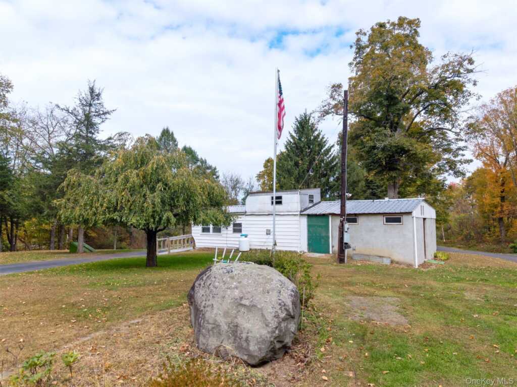 11 Miller Lane, New Paltz, NY 12561
