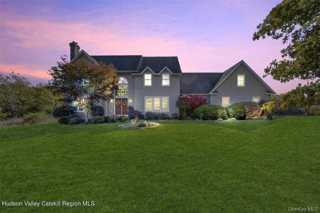 71 Vista Drive, New Paltz, NY 12561