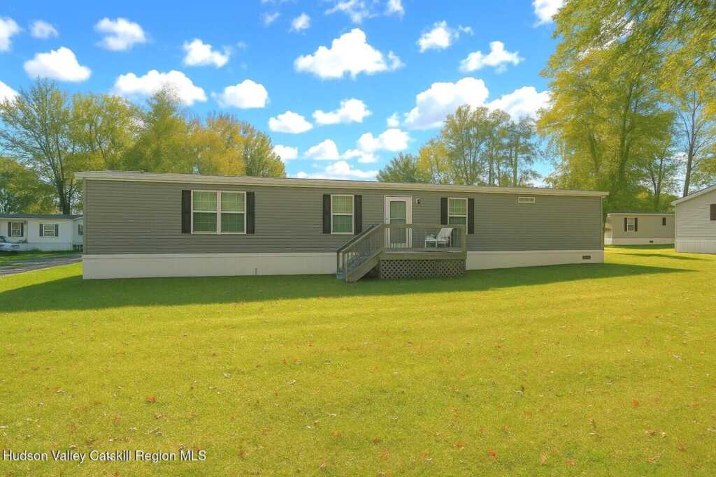 18 End, Rosendale, NY 12472