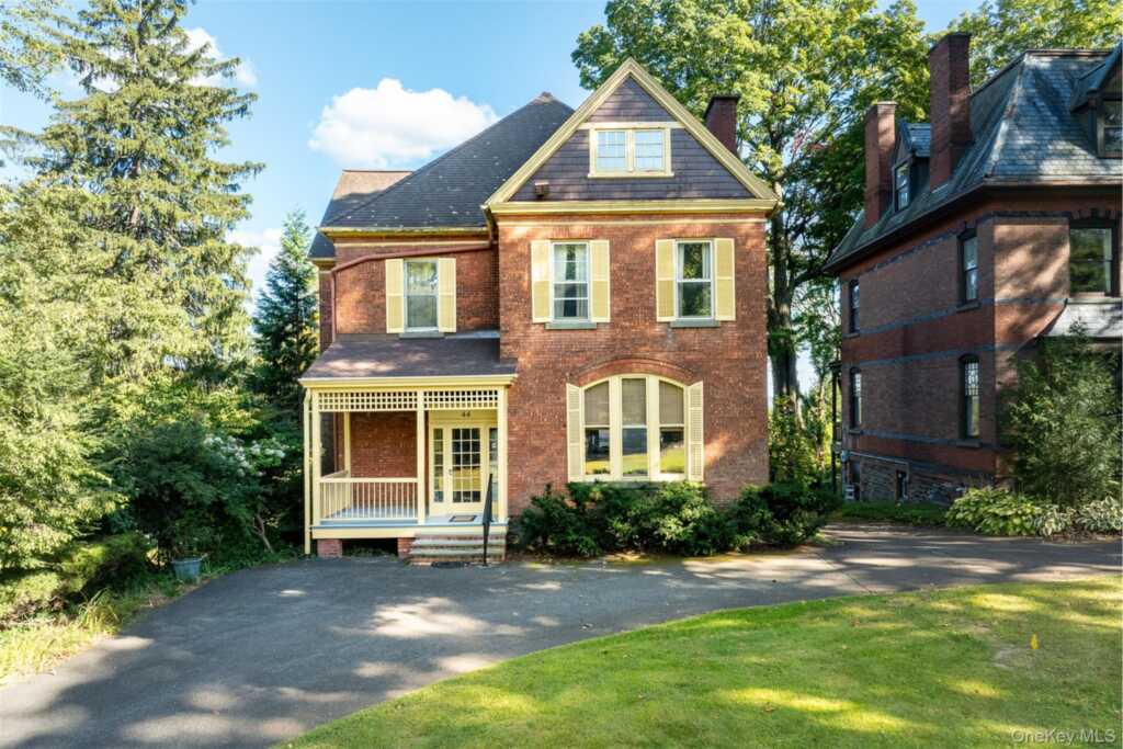 44 Chestnut Street, Kingston, NY 12401 - Photo 2 of 39