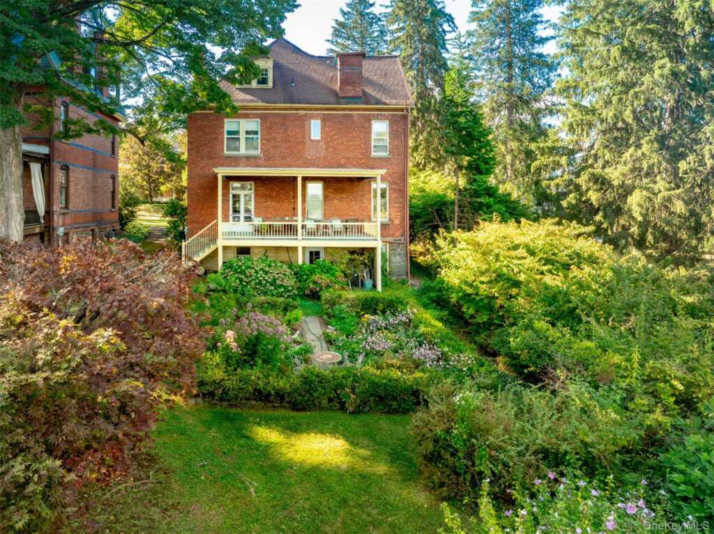44 Chestnut Street, Kingston, NY 12401 - Photo 3 of 39