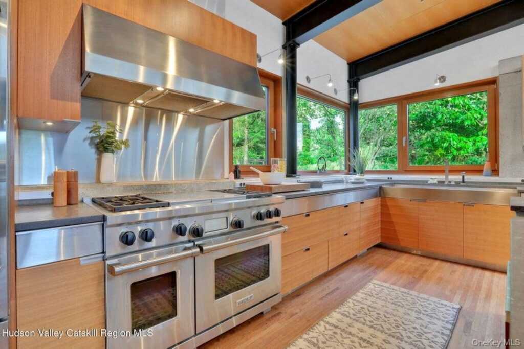 125 Valley View Way, Woodstock, NY 12448 - Photo 5 of 50