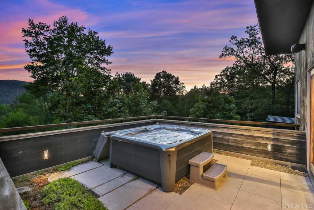 125 Valley View Way, Woodstock, NY 12448 - Photo 9 of 50