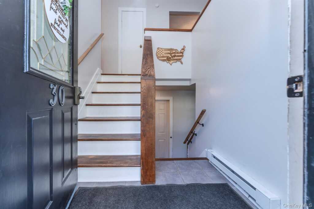 30 Willow Road, Saugerties, NY 12477 - Photo 4 of 40