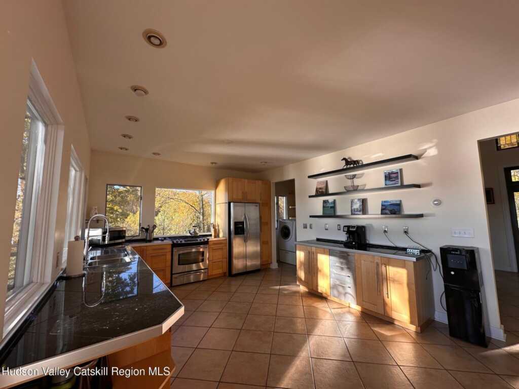 54 Deak Lane, Saugerties, NY 12477 - Photo 5 of 38