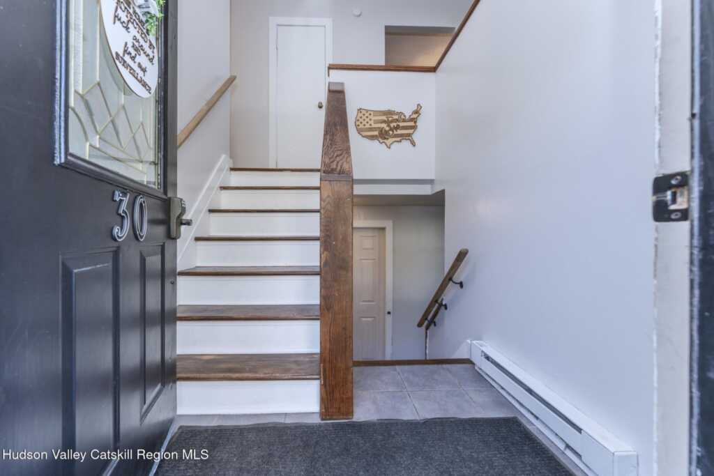 30 Willow Road, Saugerties, NY 12477 - Photo 4 of 40