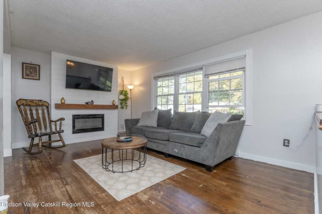 30 Willow Road, Saugerties, NY 12477 - Photo 7 of 40