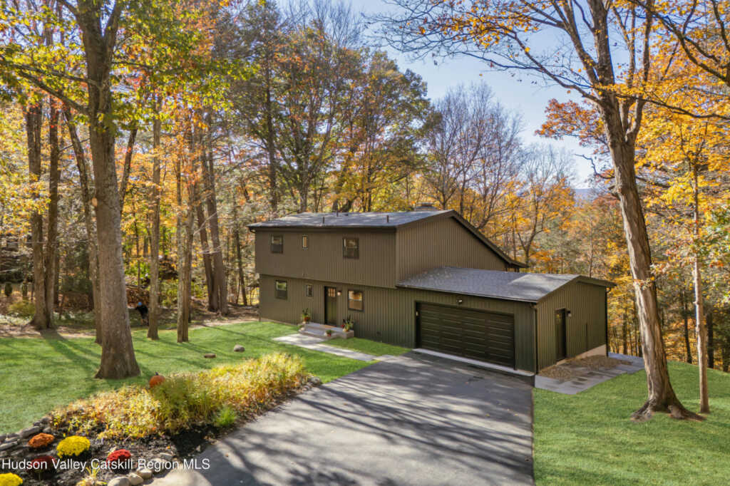 8 Watch Hill Road, New Paltz, NY 12561