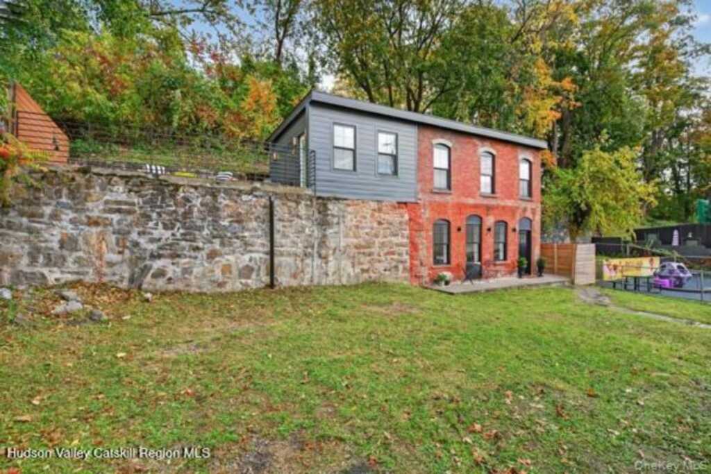 26 Gill Street, Kingston, NY 12401 - Photo 2 of 25