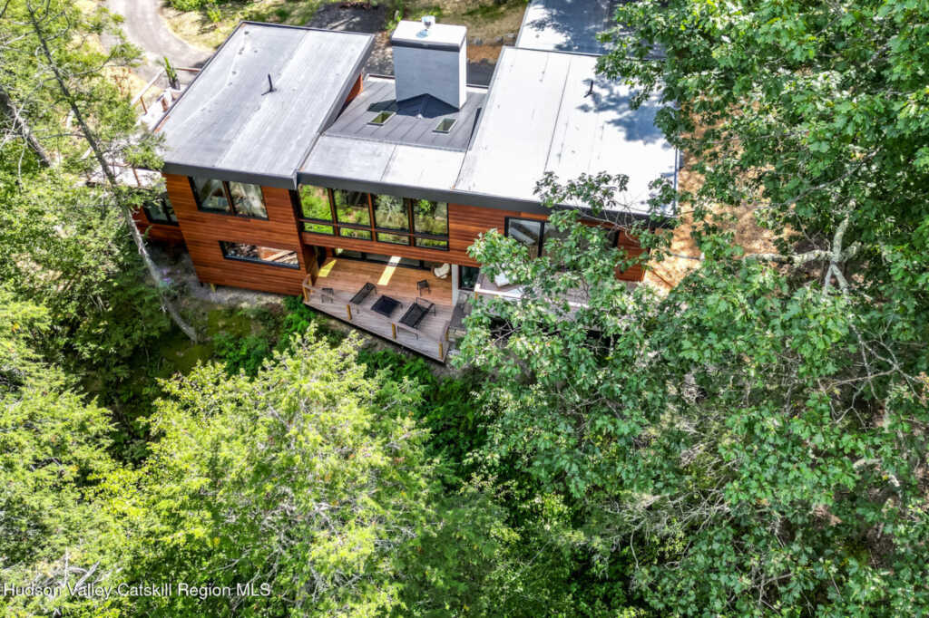 35 Fern Hollow Road, Stone Ridge, NY 12484 - Photo 2 of 40