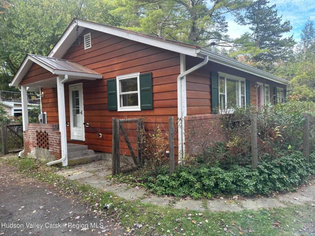 5 Evergreen Lane, Woodstock, NY 12498