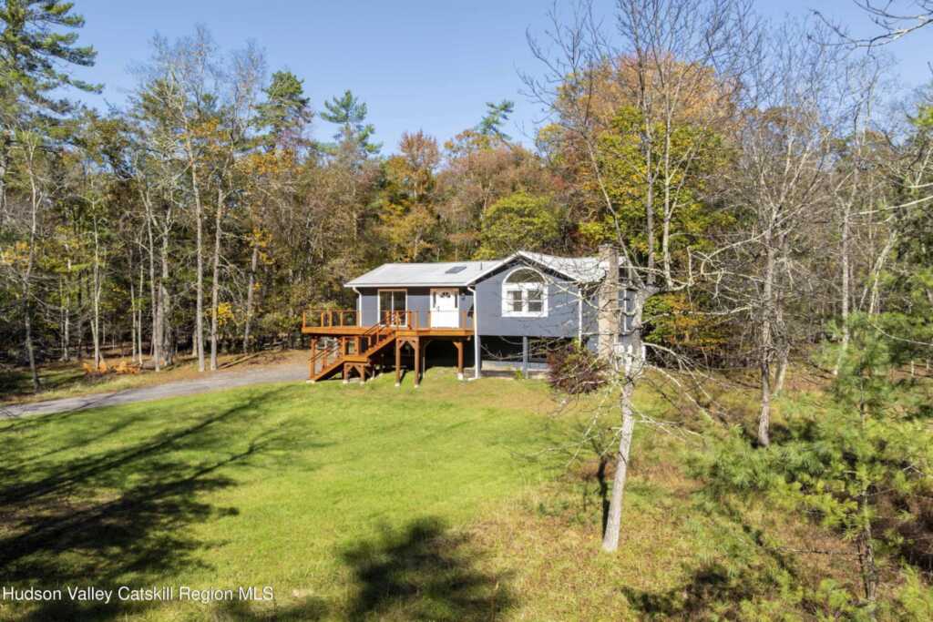 4 Munchkin Lane, Woodstock, NY 12498