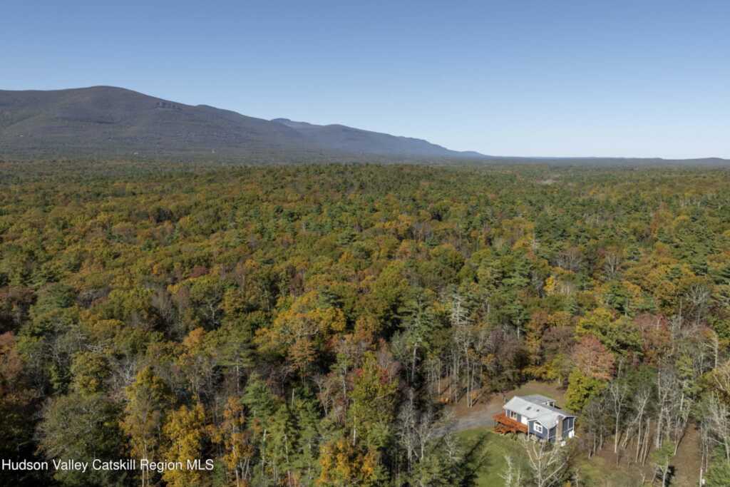 4 Munchkin Lane, Woodstock, NY 12498 - Photo 2 of 35