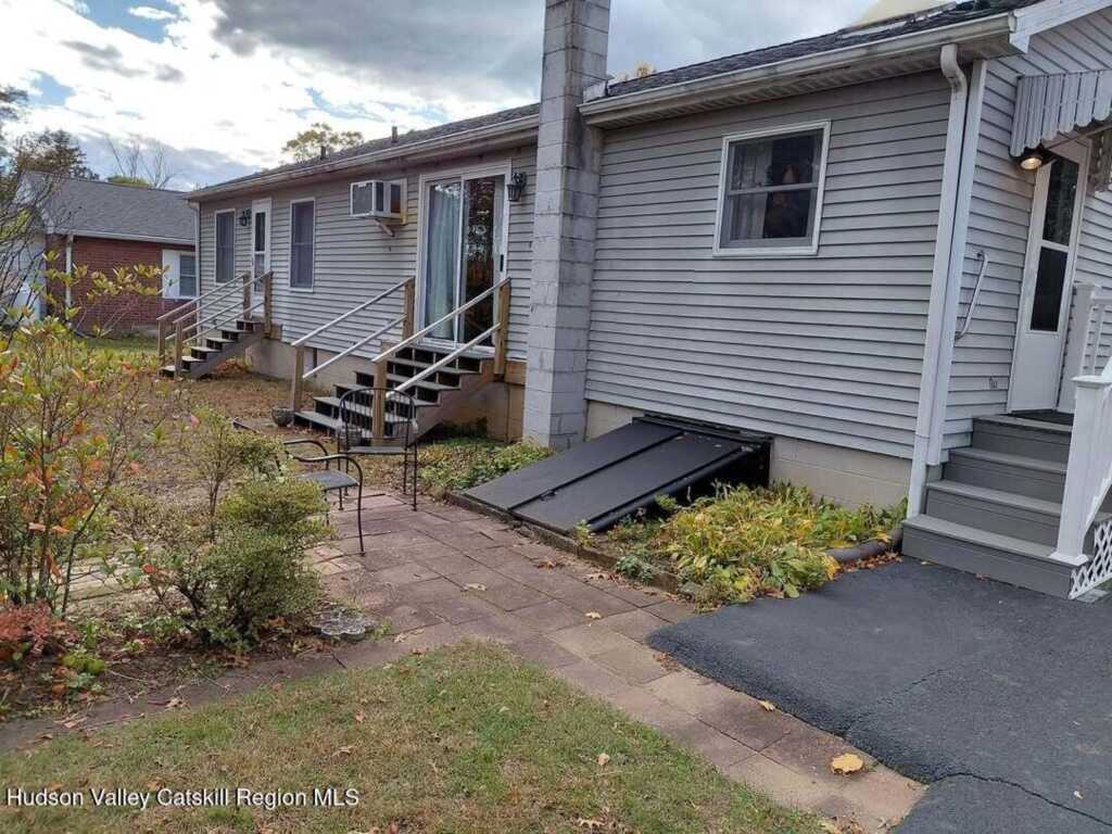 1130 Mountain View Court, Kingston, NY 12401 - Photo 3 of 25