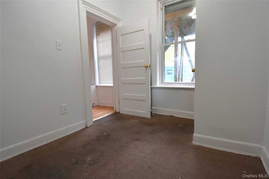 51 Henry Street, Kingston, NY 12401 - Photo 14 of 32