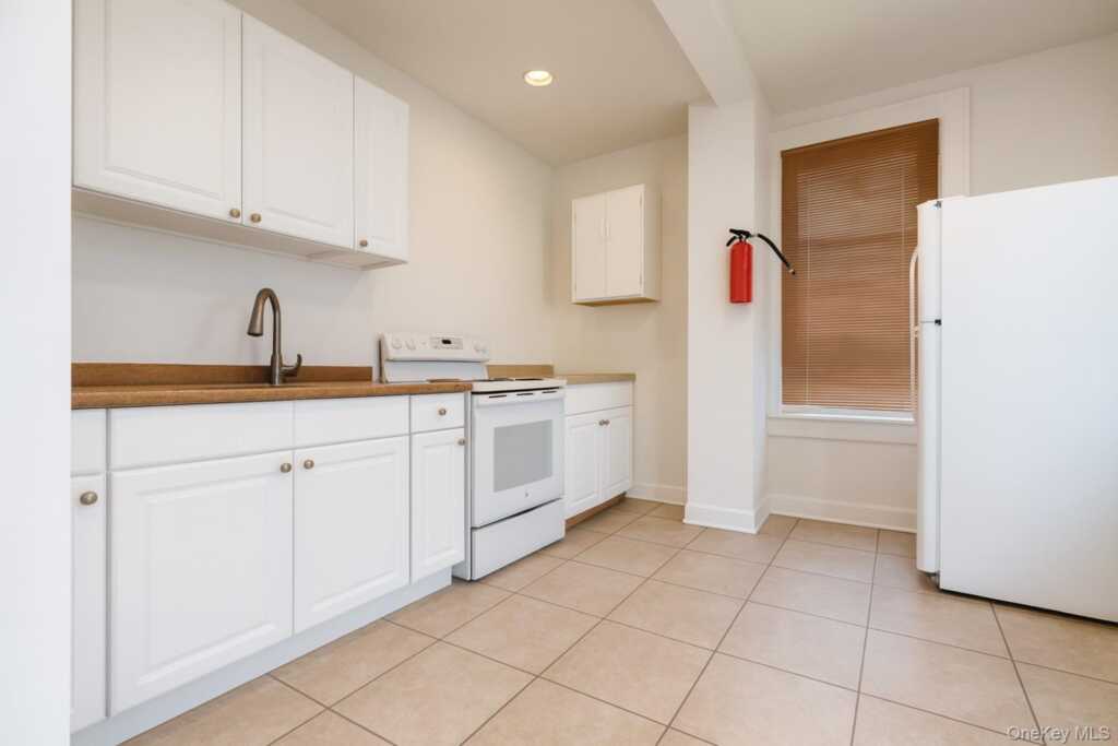 51 Henry Street, Kingston, NY 12401 - Photo 7 of 32