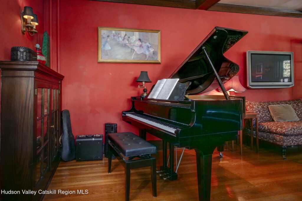 256 Albany Avenue, Kingston, NY 12401 - Photo 14 of 50