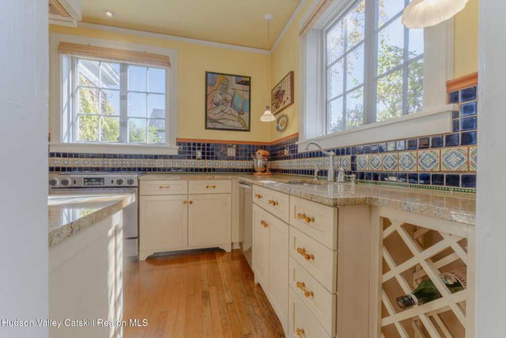 256 Albany Avenue, Kingston, NY 12401 - Photo 21 of 50