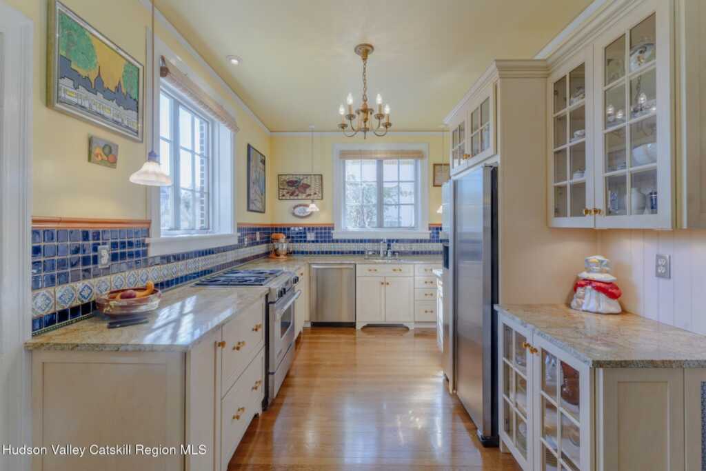 256 Albany Avenue, Kingston, NY 12401 - Photo 25 of 50