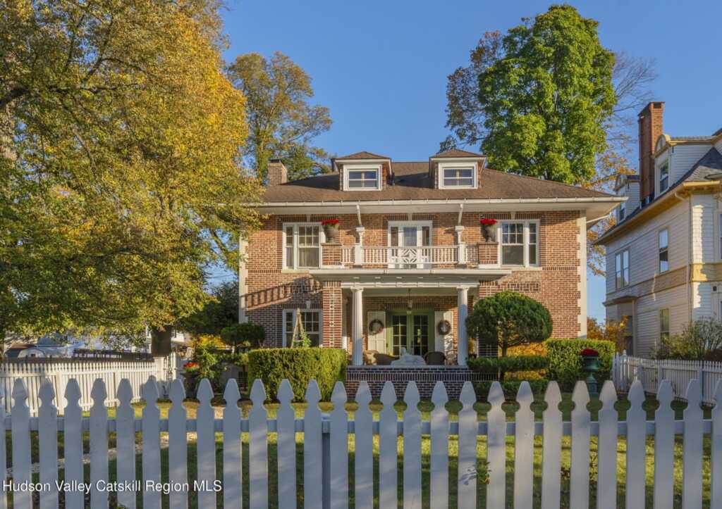 256 Albany Avenue, Kingston, NY 12401 - Photo 3 of 50