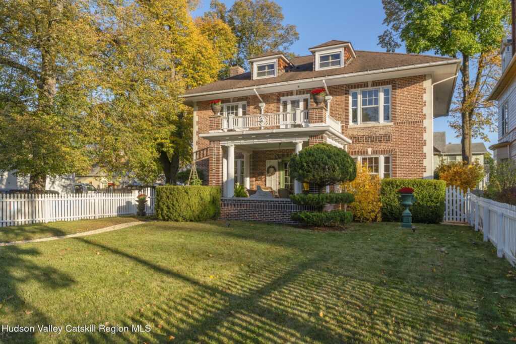 256 Albany Avenue, Kingston, NY 12401 - Photo 4 of 50