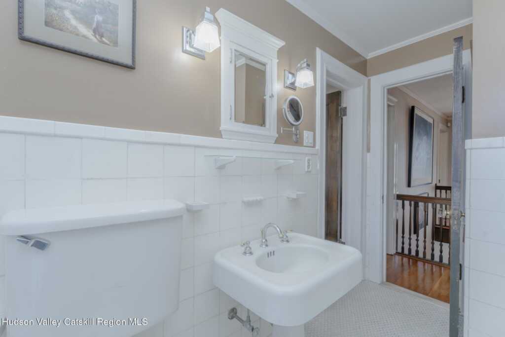 256 Albany Avenue, Kingston, NY 12401 - Photo 43 of 50